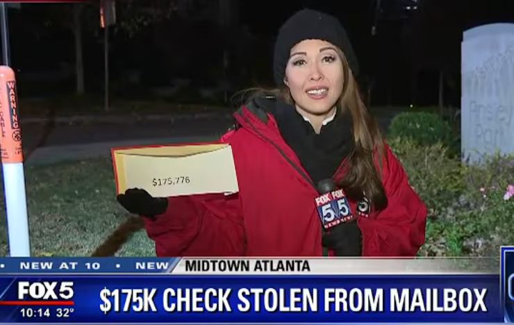 Американец крал чеки из писем с помощью специальной ловушки для почтовых ящиков Американец крал чеки из писем с помощью специальной ловушки для почтовых ящиков