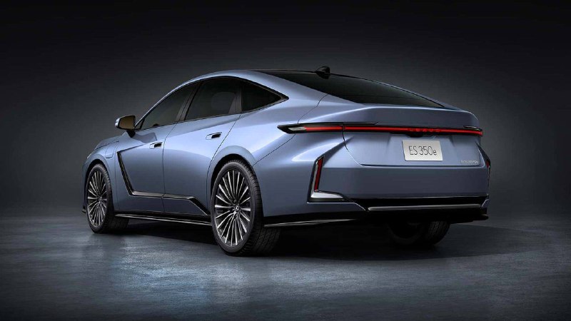 Lexus представили новое поколение ES. Теперь это гибриды либо полностью электрические седаны с панорамной крышей и двумя экранами. Lexus представили новое поколение ES. Теперь это гибриды либо полностью электрические седаны с панорамной крышей и двумя экранами.