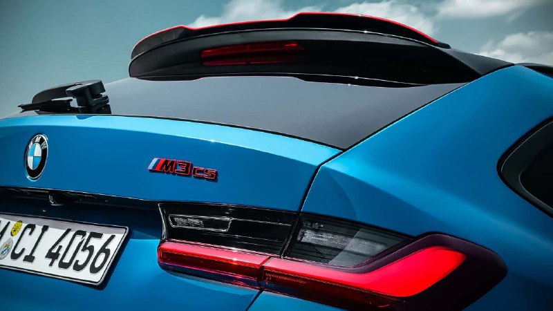 BMW выпустила свой новый универсал — M3 CS Touring. BMW выпустила свой новый универсал — M3 CS Touring.
