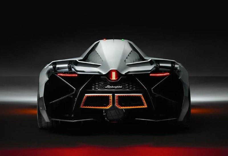 Это самая дорогая Lamborghini в истории — концепт-кар Egoista ушел за $117 млн (₽12 млрд). Это самая дорогая Lamborghini в истории — концепт-кар Egoista ушел за $117 млн (₽12 млрд).