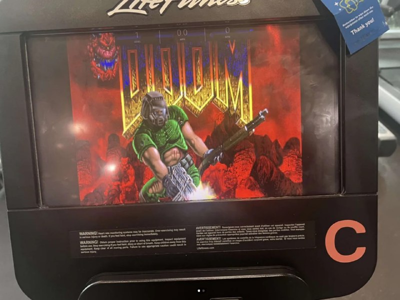 Легендарную DOOM запустили на ТРЕНАЖЁРЕ — айтишник смог установить шутер на беговую дорожку Life Fitness. Легендарную DOOM запустили на ТРЕНАЖЁРЕ — айтишник смог установить шутер на беговую дорожку Life Fitness.