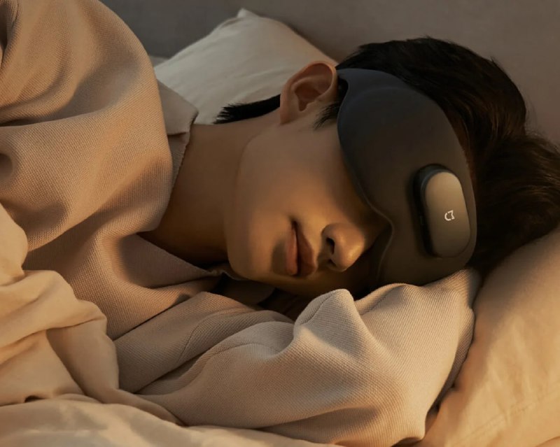 Xiaomi выпустили расслабляющую маску для сна с функцией массажа глаз по цене миски риса. Xiaomi выпустили расслабляющую маску для сна с функцией массажа глаз по цене миски риса.