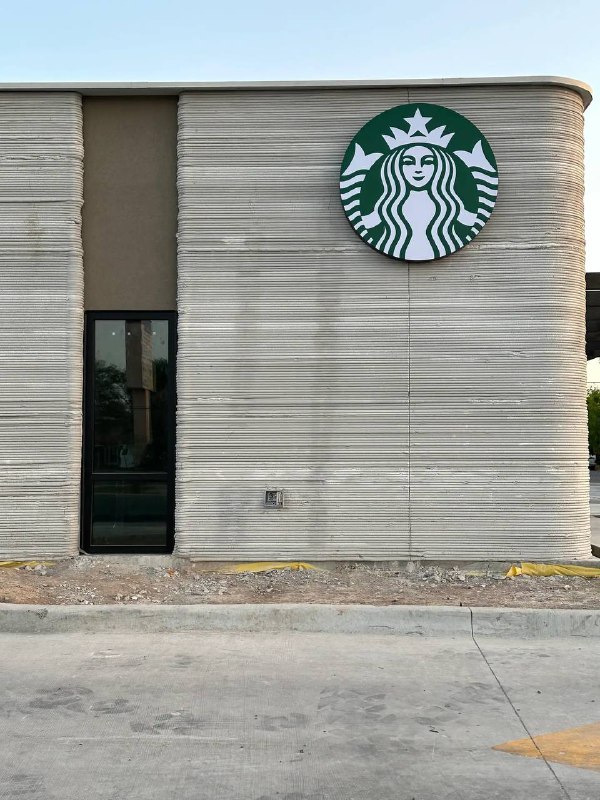 Starbucks открыли в США свою первую кофейню, напечатанную на 3D-принтере. Она находится в техасском городе Браунсвилл. Starbucks открыли в США свою первую кофейню, напечатанную на 3D-принтере. Она находится в техасском городе Браунсвилл.