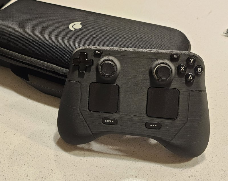 Пользователь Twitter с ником Kamp показал дизайн Steam Controller 2... Пользователь Twitter с ником Kamp показал дизайн Steam Controller 2...