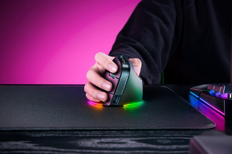 Razer выпустили геймерскую мышь с ВЕРТИКАЛЬНЫМ хватом — Pro Click V2 Vertical спасёт ваши кисти от туннельного синдрома и других болячек. Razer выпустили геймерскую мышь с ВЕРТИКАЛЬНЫМ хватом — Pro Click V2 Vertical спасёт ваши кисти от туннельного синдрома и других болячек.
