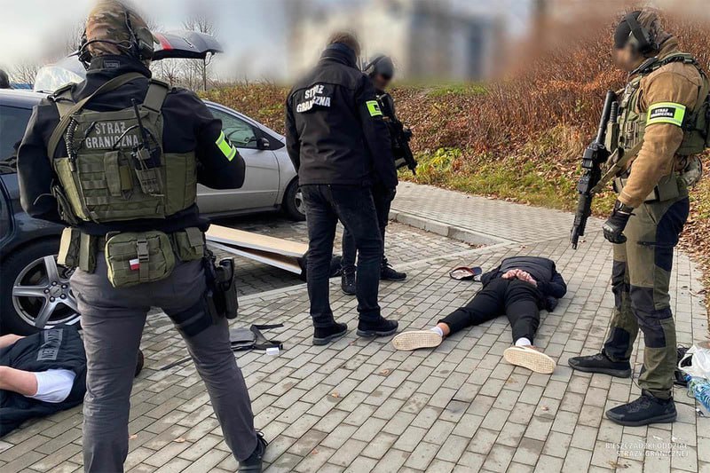 В Польше ликвидировали преступную группировку состоящую из белорусов и украинцев, которая занималась подделкой документов В Польше ликвидировали преступную группировку состоящую из белорусов и украинцев, которая занималась подделкой документов