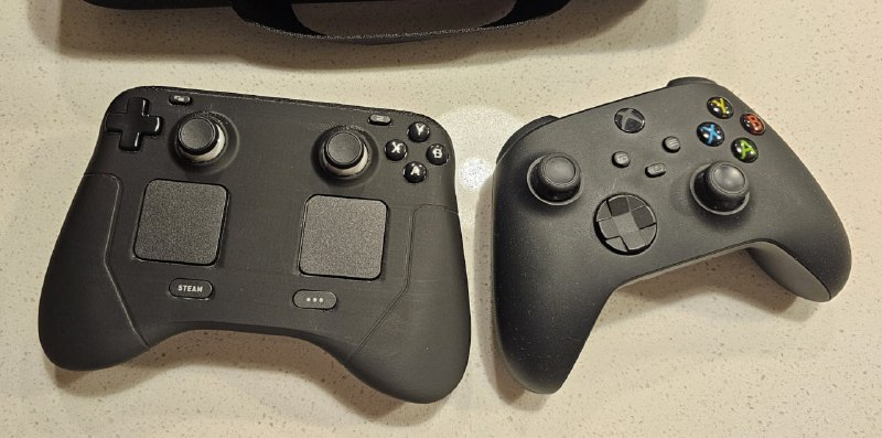 Пользователь Twitter с ником Kamp показал дизайн Steam Controller 2... Пользователь Twitter с ником Kamp показал дизайн Steam Controller 2...