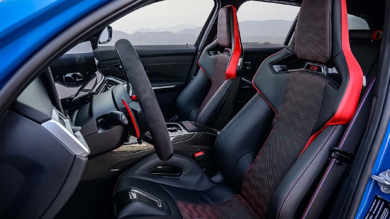 BMW выпустила свой новый универсал — M3 CS Touring. BMW выпустила свой новый универсал — M3 CS Touring.