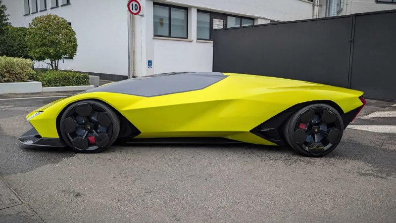 Lamborghini выпустит БЭТМОБИЛЬ, ну почти — компания показала концепт суперкара Manifesto. Lamborghini выпустит БЭТМОБИЛЬ, ну почти — компания показала концепт суперкара Manifesto.