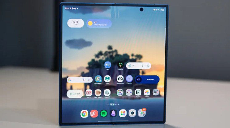 Инсайдеры слили анимации ТРОЙНОГО смартфона от Samsung — в сеть утекли ролики о главной новинке компании. Инсайдеры слили анимации ТРОЙНОГО смартфона от Samsung — в сеть утекли ролики о главной новинке компании.