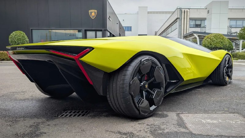 Lamborghini выпустит БЭТМОБИЛЬ, ну почти — компания показала концепт суперкара Manifesto. Lamborghini выпустит БЭТМОБИЛЬ, ну почти — компания показала концепт суперкара Manifesto.