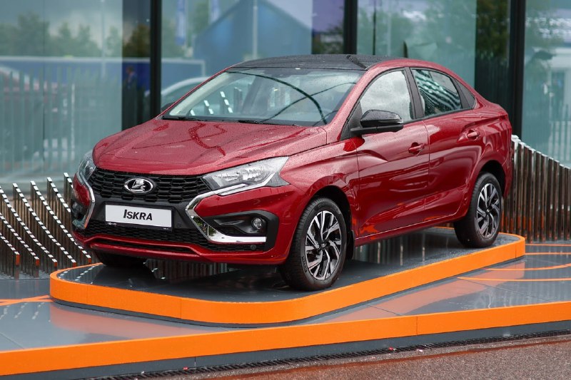 Lada Iskra — ПРОВАЛ. АвтоВАЗ не смог найти никого, кого бы заинтересовала свежая модель за 1,25 млн — и отложил выпуск аж до 2026-го. Lada Iskra — ПРОВАЛ. АвтоВАЗ не смог найти никого, кого бы заинтересовала свежая модель за 1,25 млн — и отложил выпуск аж до 2026-го.